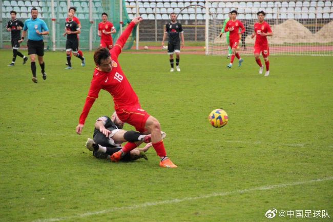 国米1-0领先博洛尼亚加时赛第21分钟，博洛尼亚的角球，利科扬尼斯开向后点，皮球在出底线前被勾了回来，别克马破门！